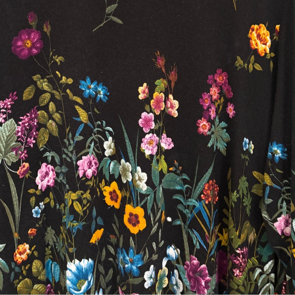 Investments Essentials Floral Print Top - Picture 5 of 5